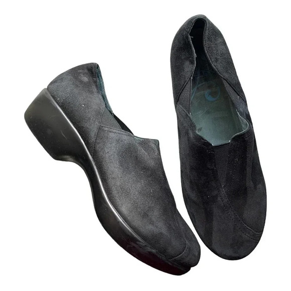 Dansko black suede slip on shoe size 39 - Picture 1 of 7
